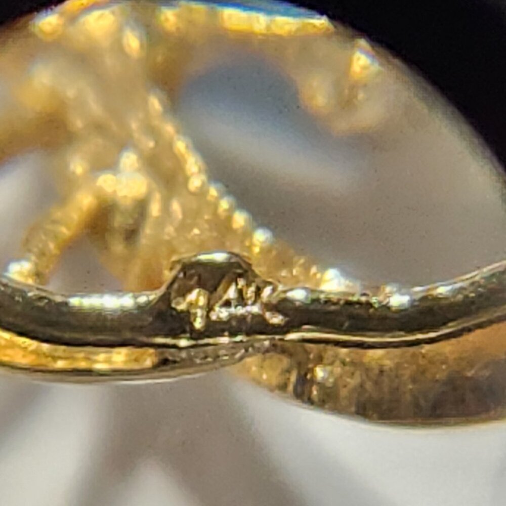 [SOLD] 80's 14K White & Yellow Gold Natural Blue Topaz Hinged Bail Pendant - Picture 4 of 15
